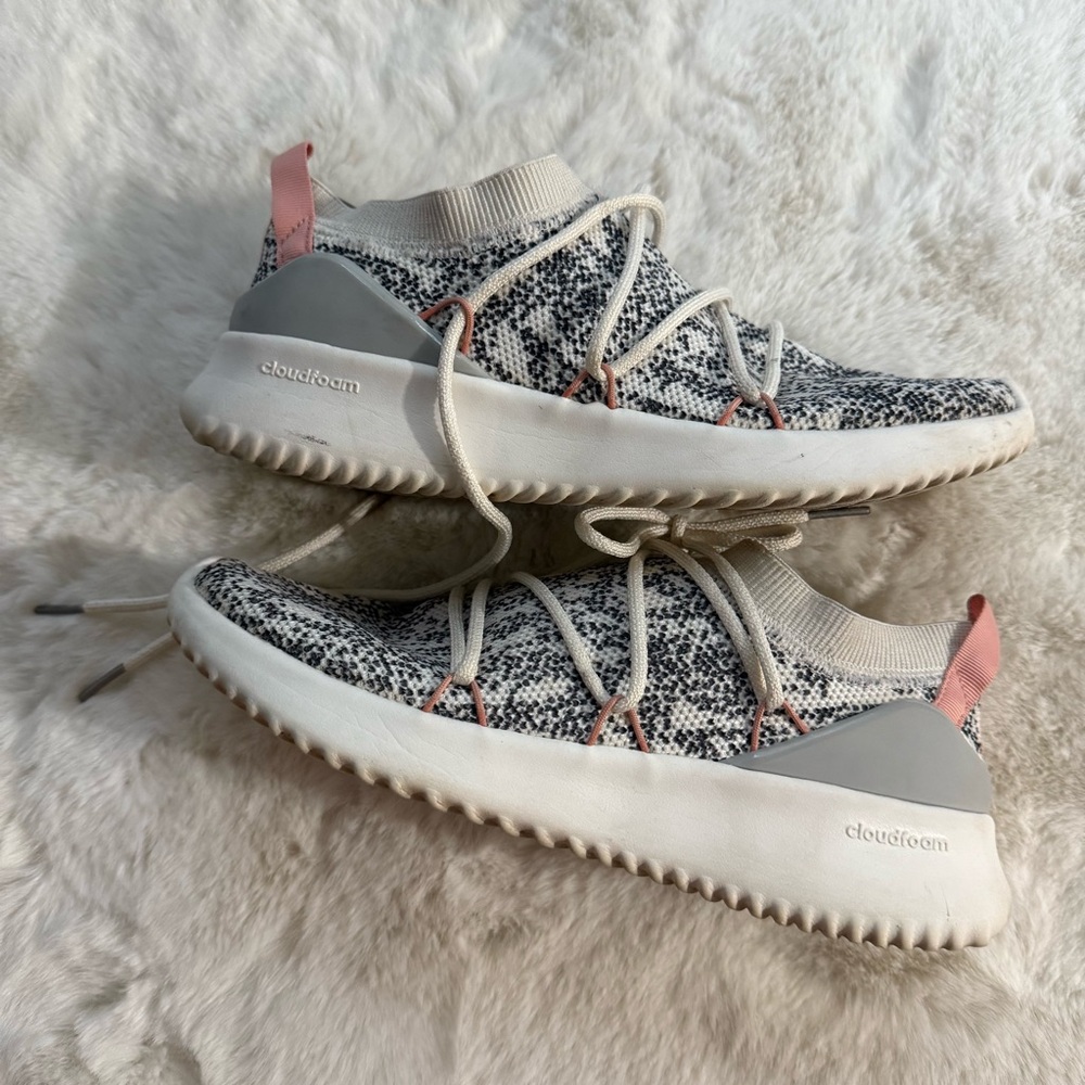 Adidas Cloudfoam size 9